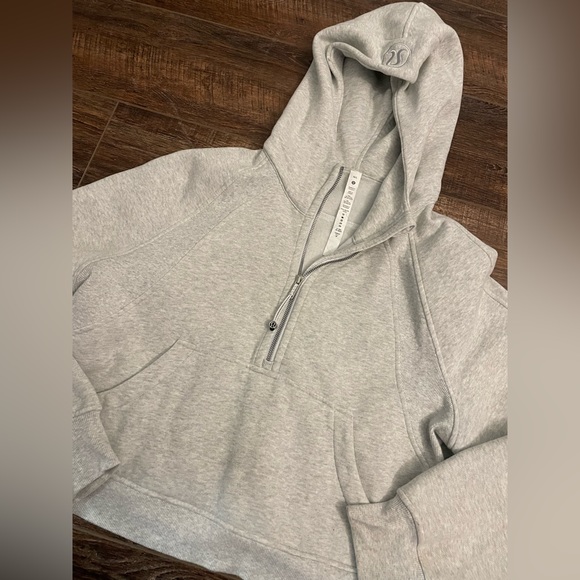 Lululemon Scuba- M/L Half Zip - Picture 2 of 4